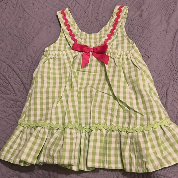 Adorable Giraffe and Flamingo Baby Dresses - Picture 3 of 13